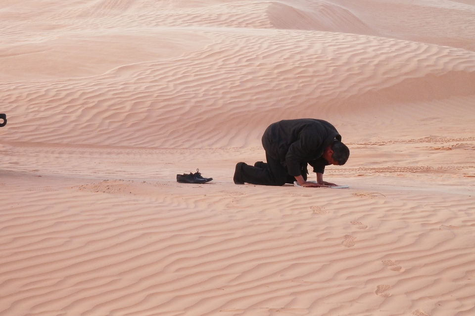 ILMUWAN BERPURA-PURA GILA