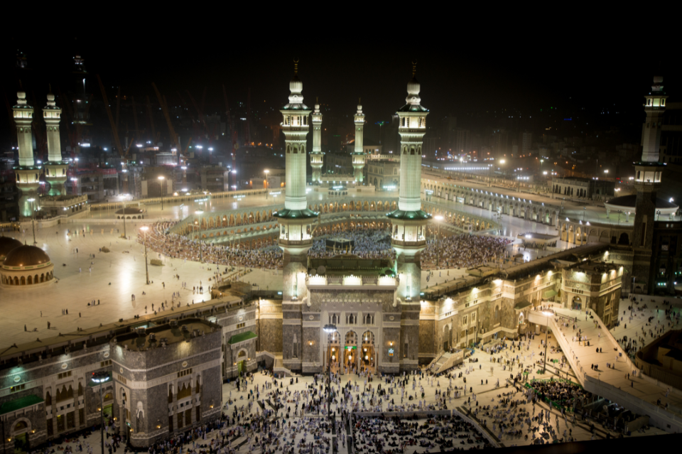 MASJIDIL HARAM MASJID TERTUA 