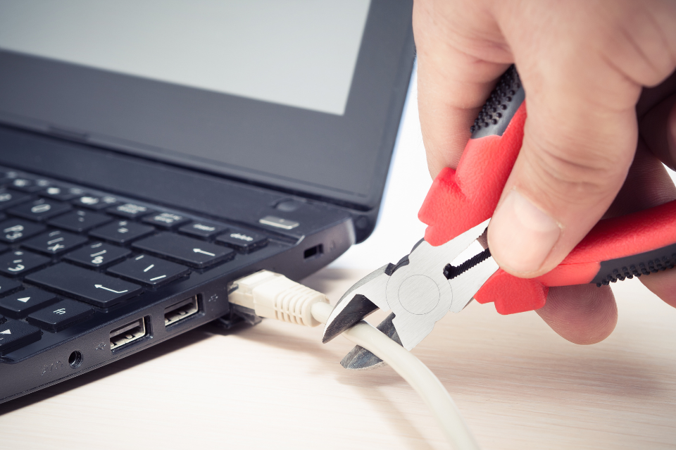  NORMALISASI ISRAEL: SABOTAJ DARI DALAM UMMAH