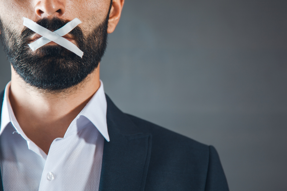 ALERGI NASIHAT, BENCI KRITIK DAN SILAU PUJIAN