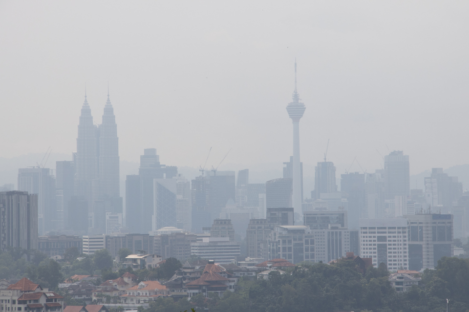 HASN BERJEREBU: ADAKAH KITA BENAR-BENAR PEDULI ALAM SEKITAR?